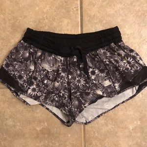 Lululemon hotty hot running shorts